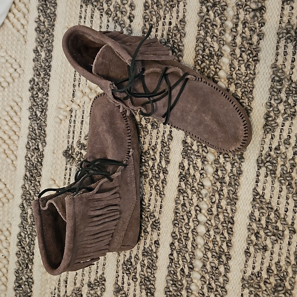 Minnetonka Tramper Boot